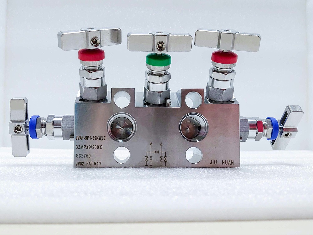32MPa变送器五阀组